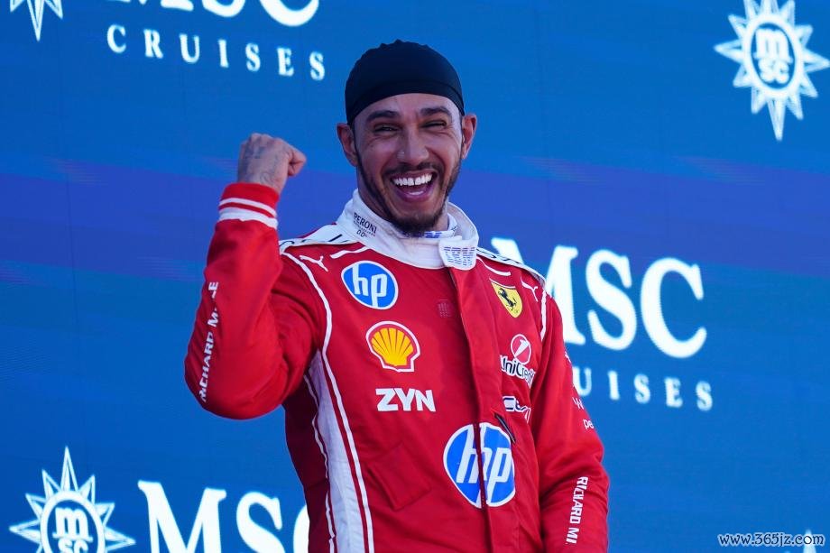 [图]F1西班牙大奖赛：汉密尔顿夺赛季首冠 拉塞尔第二开云(中国)2026世界杯IOS|Android手机app下载
